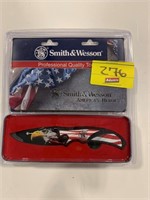 SEALED SMITH & WESSON AMERICANA THEMED KNIFE
