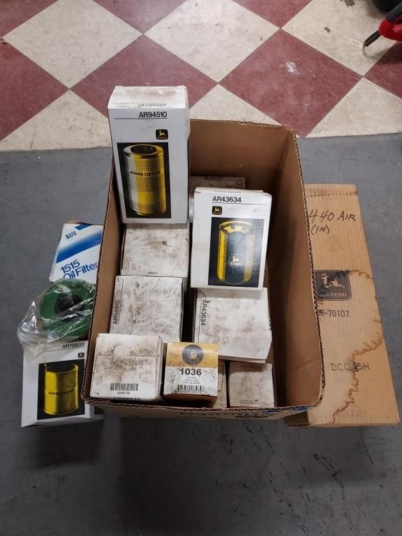 LARGE LOT OF AIR & FUEL TANK FILTERS