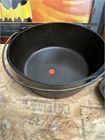 #8 Dutch Oven cast Iron