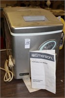 PORTABLE ICE MAKER (NEW)