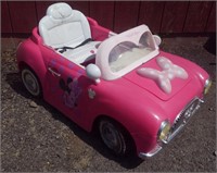 KIDS MINNIE MOUSE CAR -W/BATTERY&CHARGER