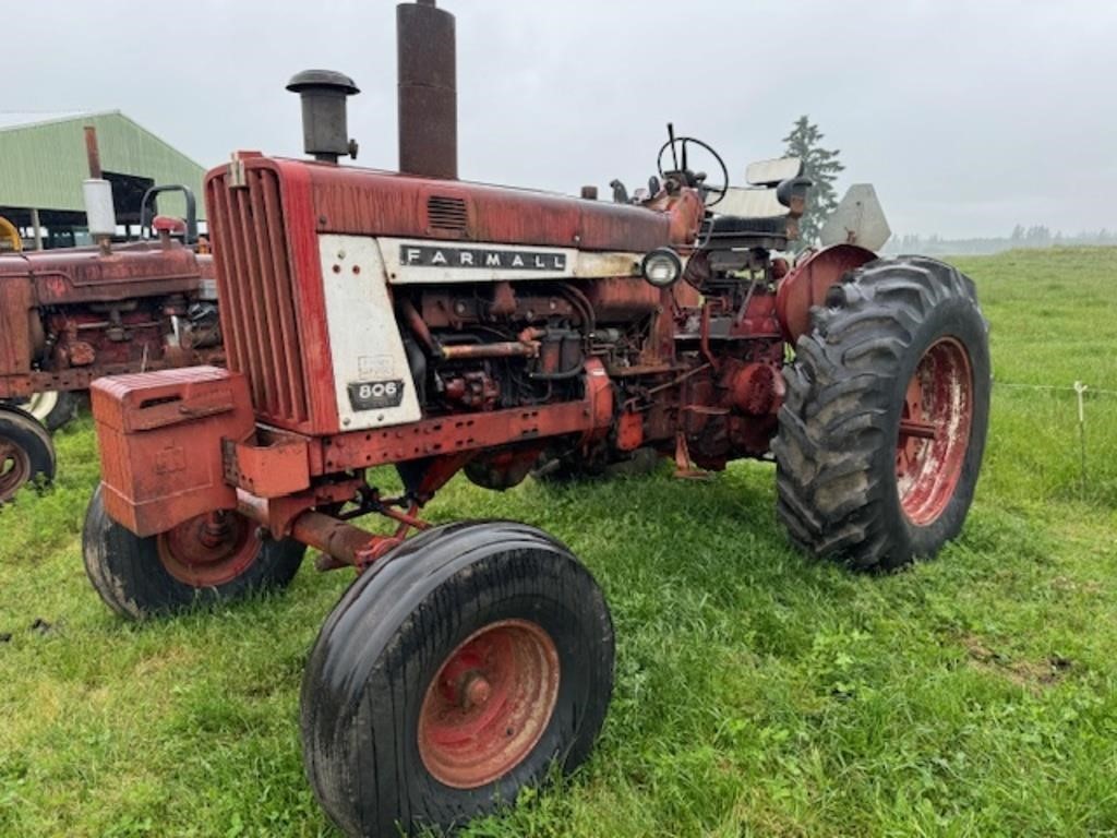 International 806 Tractor, Diesel, 95 HP,