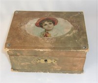 Vintage trinket box.