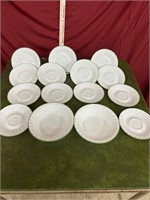 Corelle 13 plates and 2 bowls