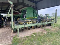 John Deere 7300 Planter 8 Row