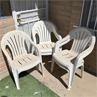 5 Plastic Lawn Chairs