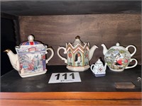 Assortment of Tea Pots (4 Pieces)(LR)