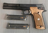 Smith & Wesson 22LR Pistol