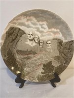 Mount Rushmore collectors plate w/ stand -