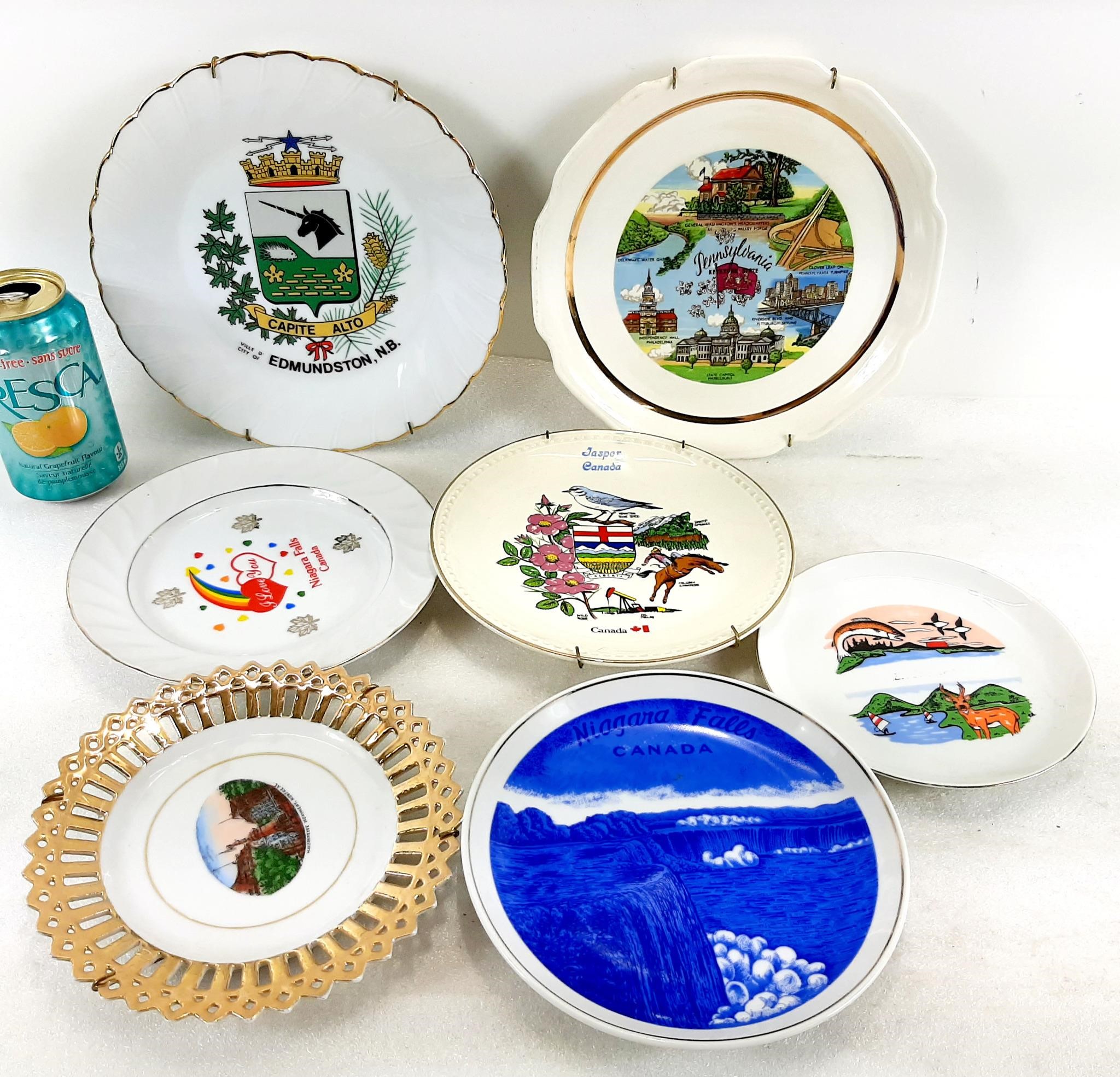 7 assiettes de collection souvenirs