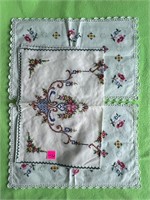 Vtg Needlework Table Cloths