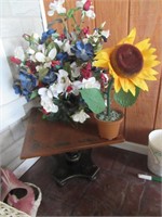 end table & flowers