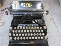 Antique Royal Manual Typewriter-Good Condition