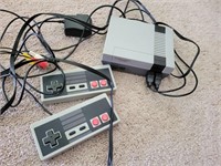 Built-In Retro Video Game Console & Controllers