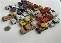 20 autos et camions vintages de différentes