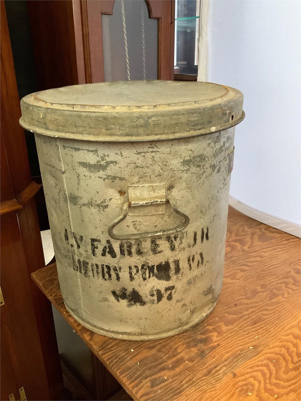 I V Farley Merry Point Oyster Bucket