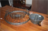 Bundt Pan & Plate Rack