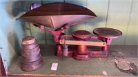 Vintage scale - Howe- with weights- 20.5 inches