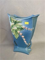 Roseville Bleeding Heart Pattern Vase