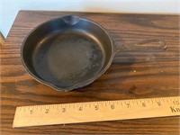 Wagner Size 3 Cast Iron Pan 1053U