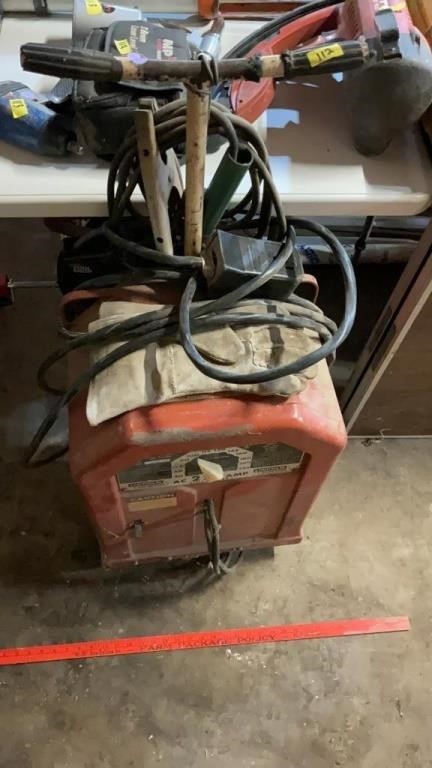 Lincoln Arc welder 225 amp only ( untested).