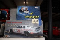 Die Cast Cars- Earnhardt Wrangle & Goodwrench
