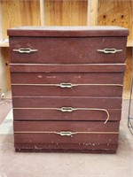 VINTAGE CHEST OF DRAWERS