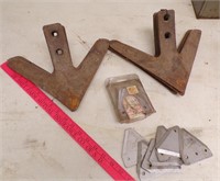 (9) CHISEL SWEEPS & (17) NEW IH SICKLE SECTIONS...