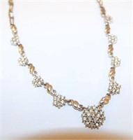 18k Gold And Diamond Flower Design Necklace