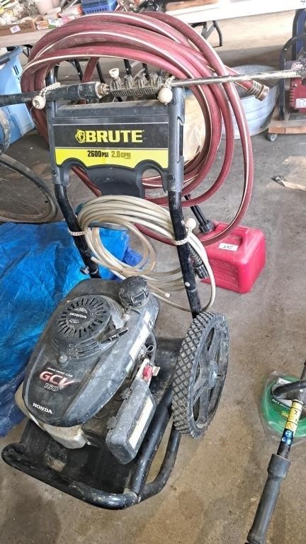 Brute pressure washer with Honda engine