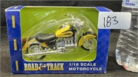 1/18 SCALE ROAD TRACK DIE CAST TOY MOTORCYCLE