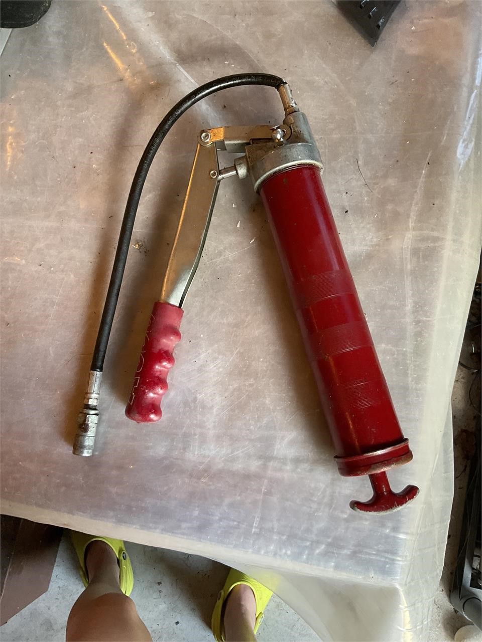 Heavy duty grease gun