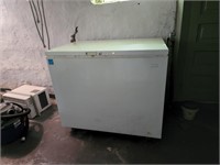 FRIGIDAIRE DEEP FREEZER (MEAT WILL BE REMOVED)