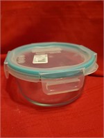 Snapware Leakproof Glass Airtight Container, NEW