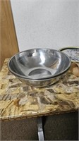 3- stainless steel bowls