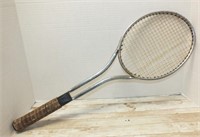 TENNIS RACKET