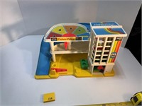 1980's Little People Garage, Fisher Price