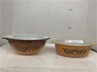 2cnt Pyrex Dishes