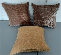 804 - LOT OF 3 ACCENT PILLOWS