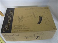 Pampered Chef Cookie Press - New in Box
