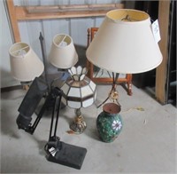 (4) Lamps, mirror and vase.