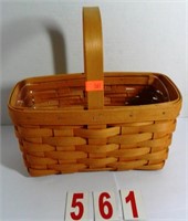 19739 Classic Baskets Candle Basket with Plastic l