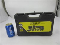 Coffre d'outils Stanley 70 pièces de grade