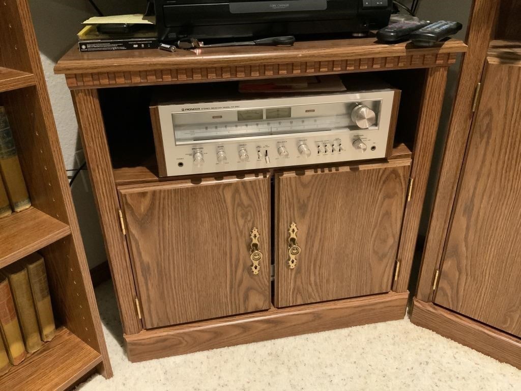 VTG Particle Board TV Stand