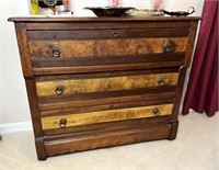 VINTAGE CHEST OF DRAWERS