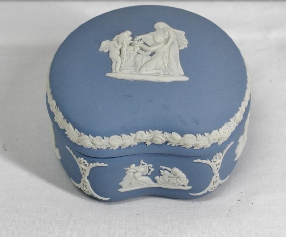 Wedgwood (ENG) Blue Jasperware Trinket Box