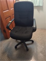 Office Chair (trailer)
H 44”
W 25”
D 23”