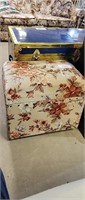 RECORD CHEST OR BLANKET BOX