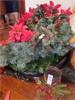 Christmas items.   30" round wreath, 6 - 20"