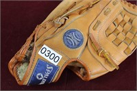 Spalding Leather Baseball Glove